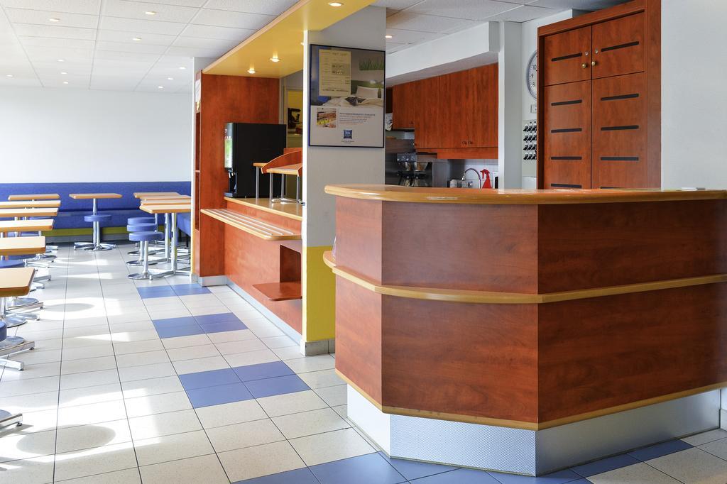Ibis budget Orléans Sud Comet Exterior foto