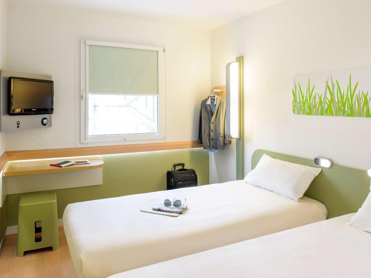 Ibis budget Orléans Sud Comet Exterior foto