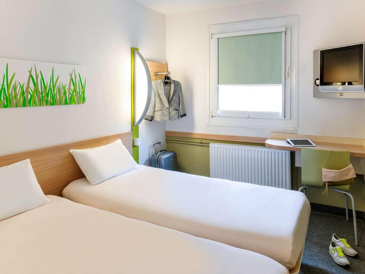 Ibis budget Orléans Sud Comet Exterior foto
