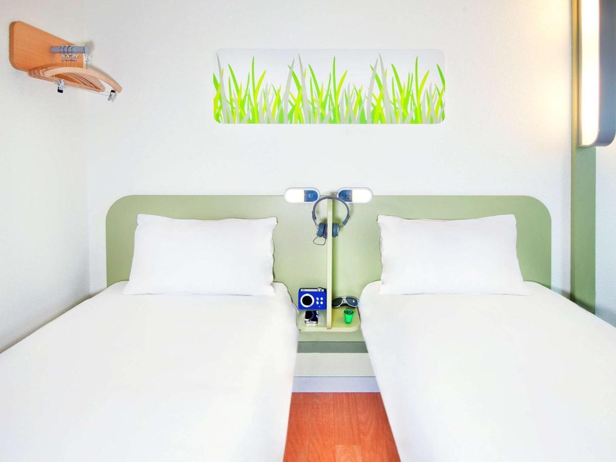 Ibis budget Orléans Sud Comet Exterior foto